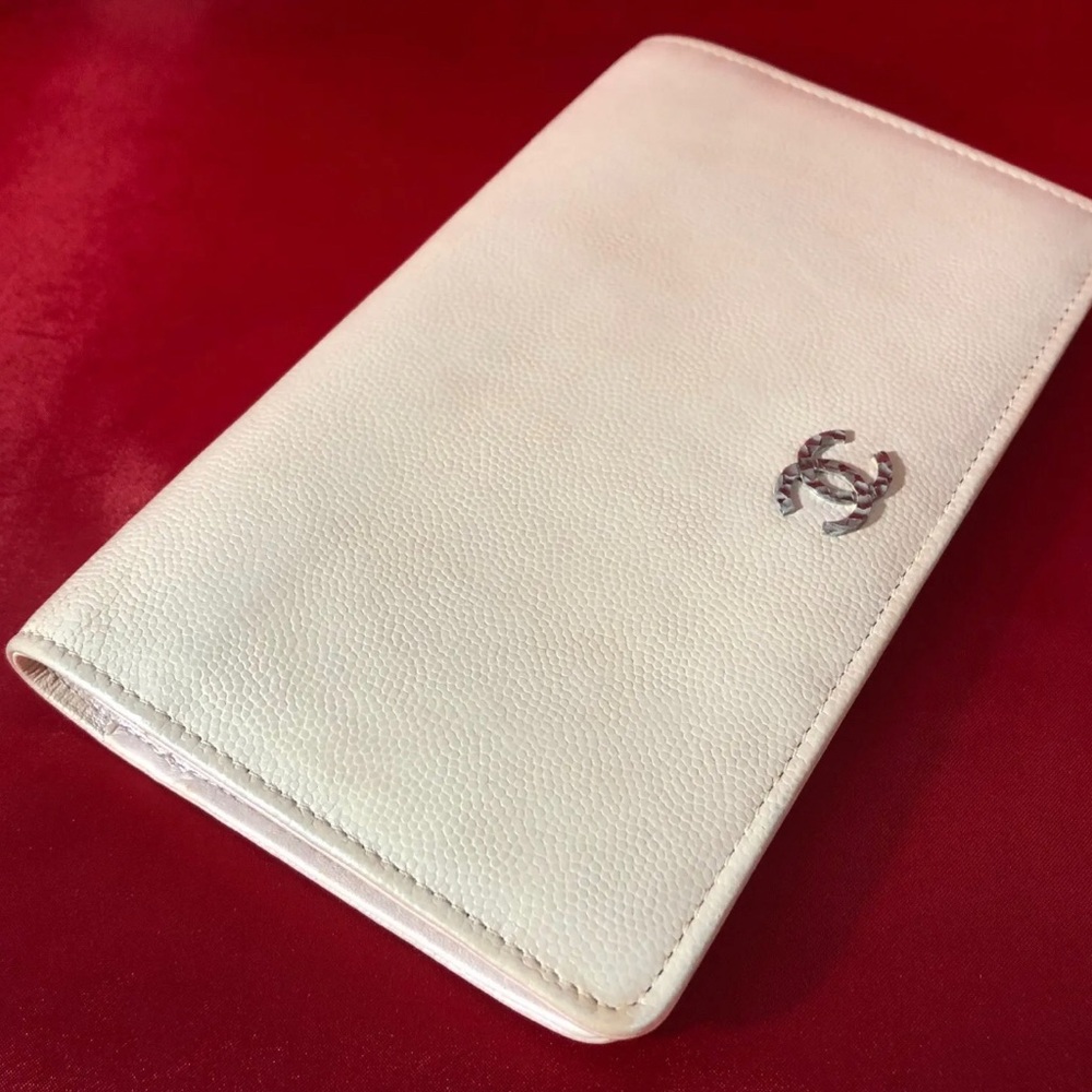 CHANEL Leather Long Wallet CC Logo Beige - Picture 6 of 13